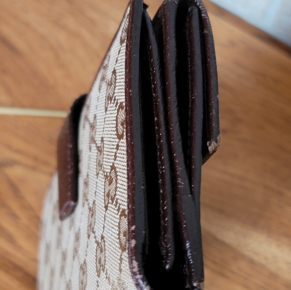 Gucci Brown Trifold Wallet - Picture 5 of 15